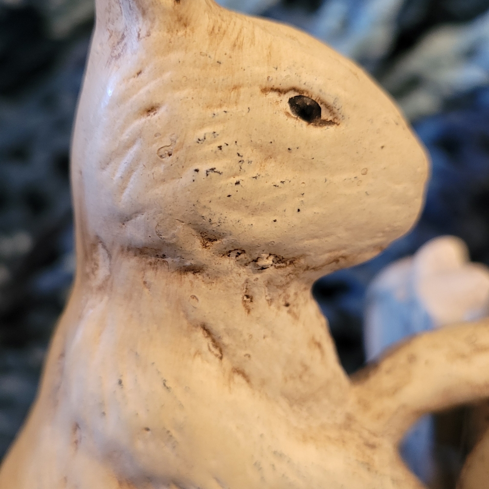 Charming Cream Rabbit Bookends. Cast Iron - Picture 3 of 6